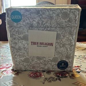 True Religion Queen Floral Bedding Set